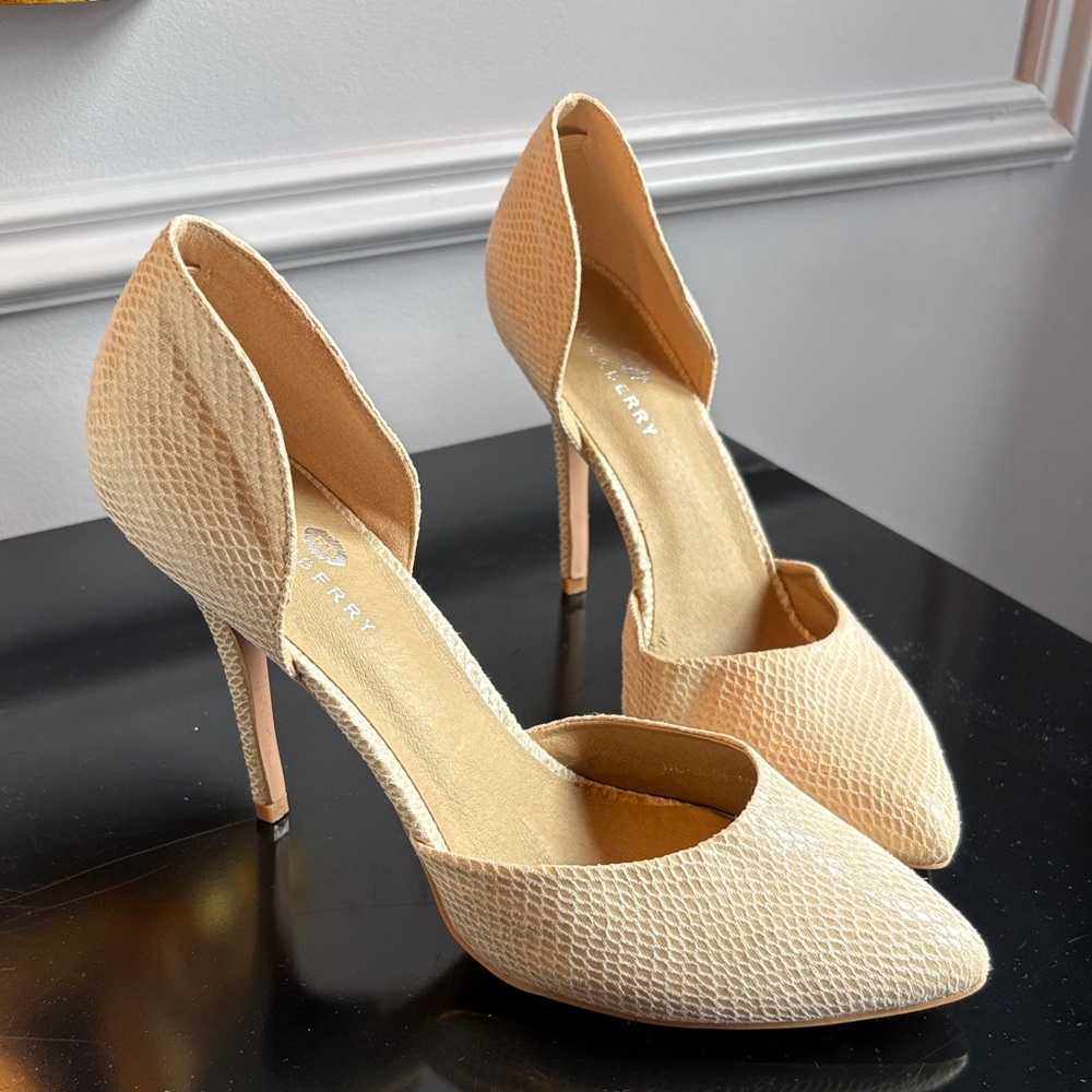 Cream Textured High Heels